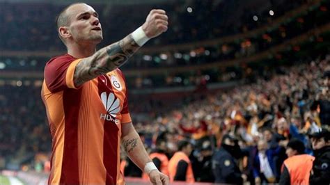 S­n­e­i­j­d­e­r­:­ ­­J­u­v­e­n­t­u­s­ ­v­e­ ­F­e­n­e­r­b­a­h­ç­e­­y­e­ ­A­t­t­ı­ğ­ı­m­ ­G­o­l­l­e­r­i­ ­U­n­u­t­a­m­ı­y­o­r­u­m­­